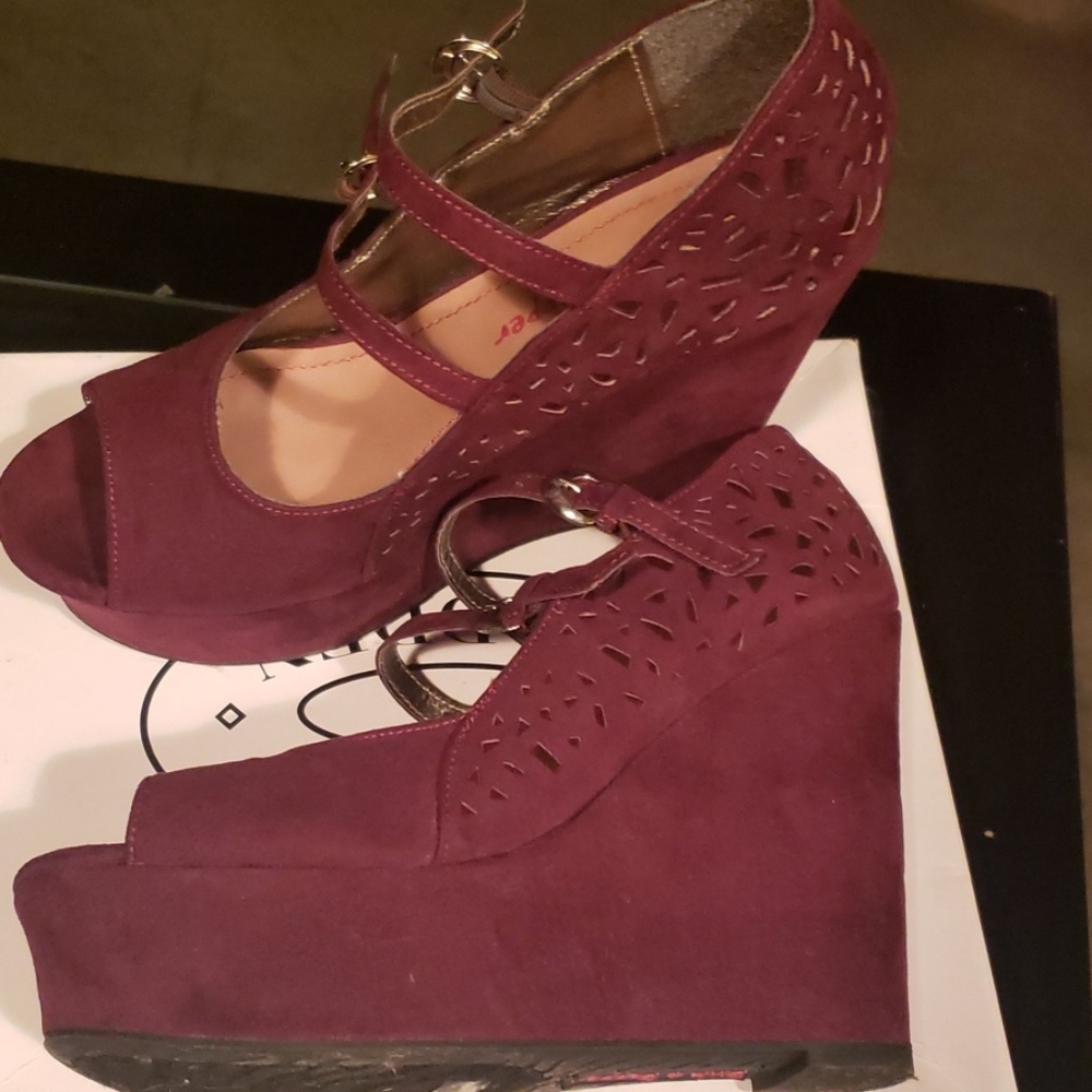 Wine wedge 4"